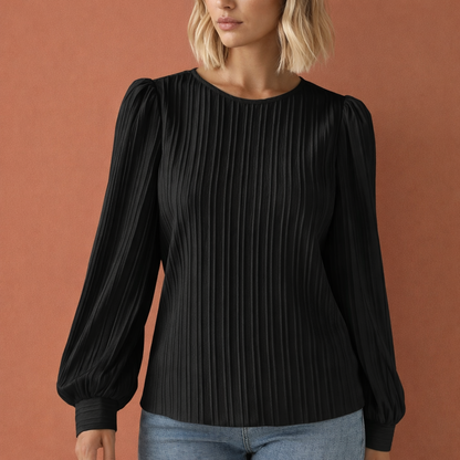 Dames blouse in zwart met minimalistisch design, zacht en comfortabel voor casual en stijlvolle outfits.