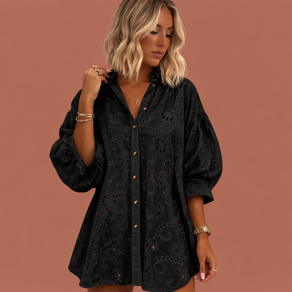 Dames borduursel blouse in zwart met minimalistisch design, zacht en comfortabel voor casual en stijlvolle outfits.