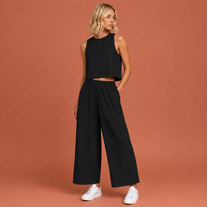 Dames linnen set in zwart met minimalistisch design, zacht en comfortabel voor casual en stijlvolle outfits.
