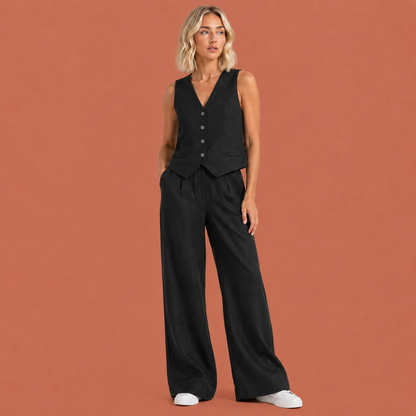 Dames set in zwart met minimalistisch design, zacht en comfortabel voor casual en stijlvolle outfits.