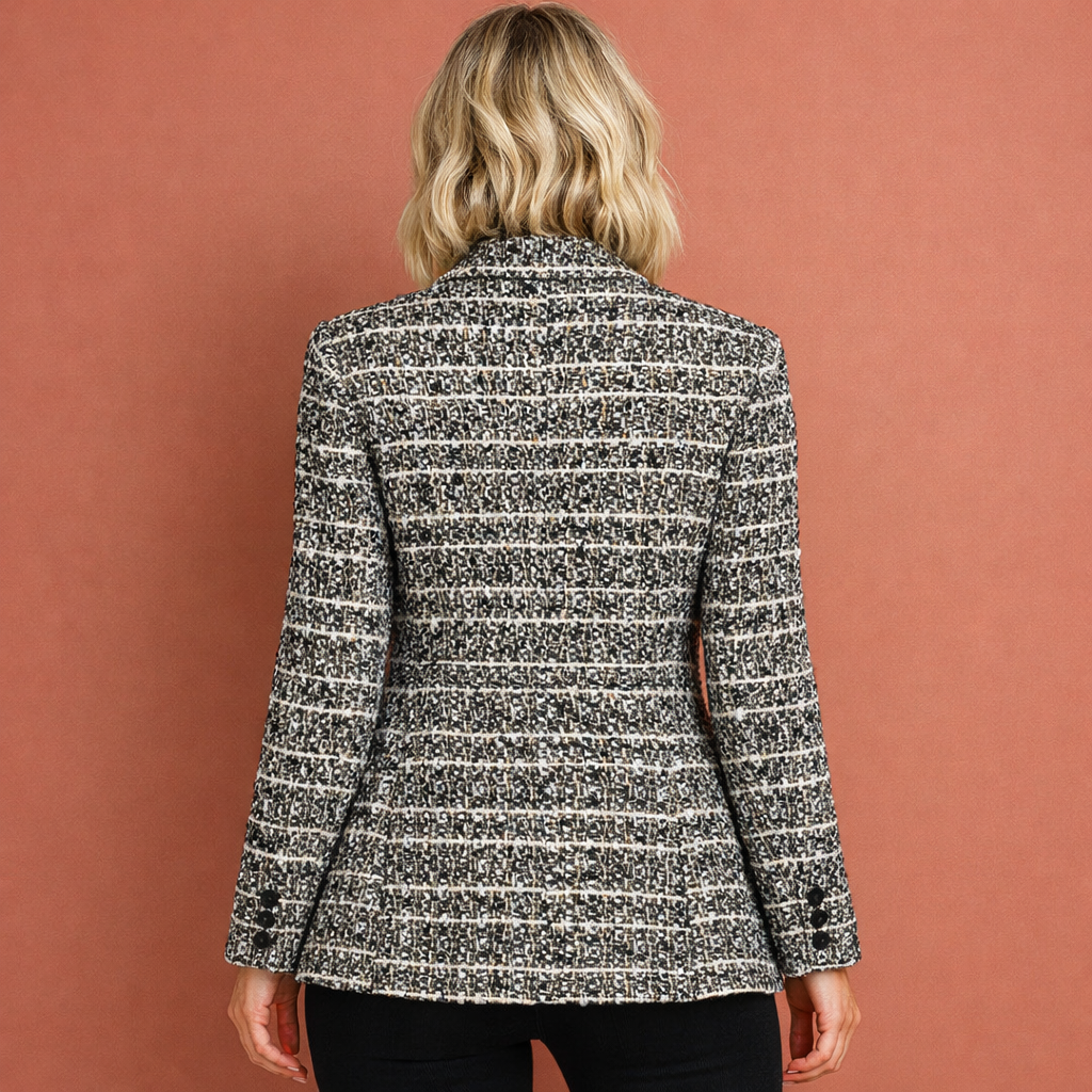 Dames tweed blazer in zwart met minimalistisch design, zacht en comfortabel voor casual en stijlvolle outfits.