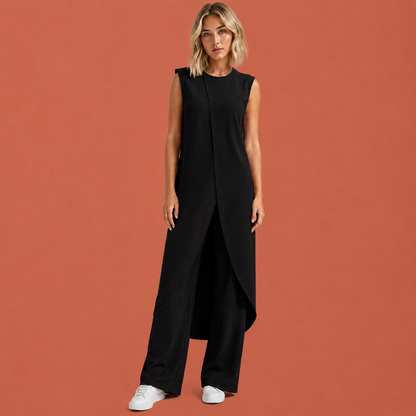 Dames tweedelige set in zwart met minimalistisch design, zacht en comfortabel voor casual en stijlvolle outfits.
