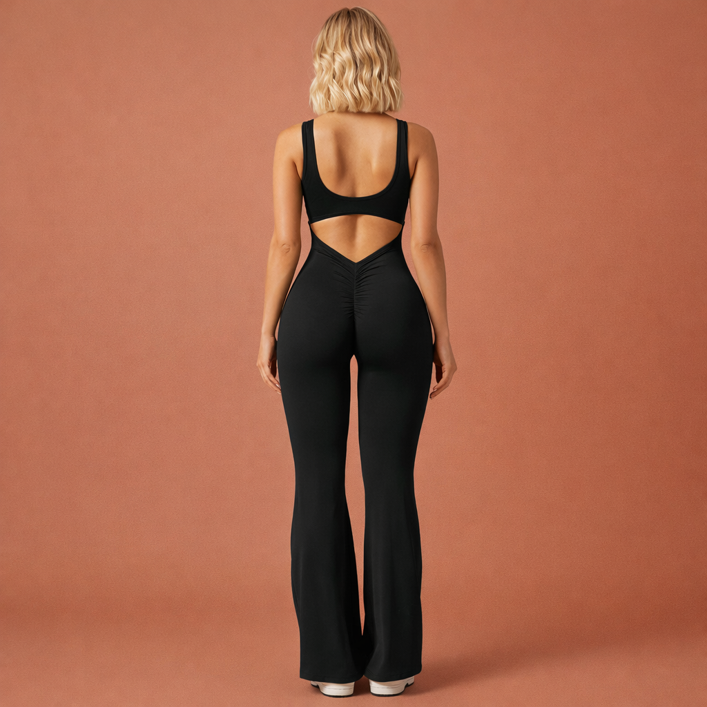 Zwarte elegante jumpsuit voor dames met een comfortabele pasvorm, geschikt voor feestelijke en formele gelegenheden.