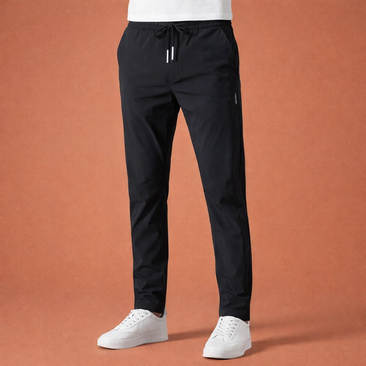 Dames broek in zwart met minimalistisch design, zacht en comfortabel voor casual en stijlvolle outfits.