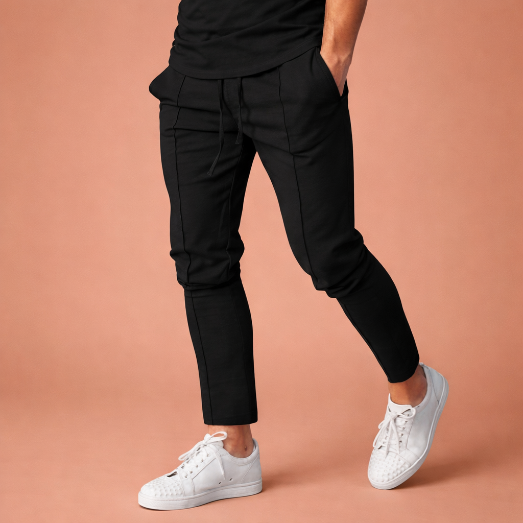 Dames broek in zwart met minimalistisch design, zacht en comfortabel voor casual en stijlvolle outfits.