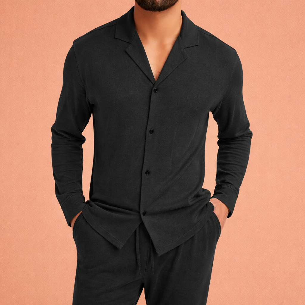 Heren linnen zomerset in zwart met minimalistisch design, zacht en comfortabel voor casual en stijlvolle outfits.