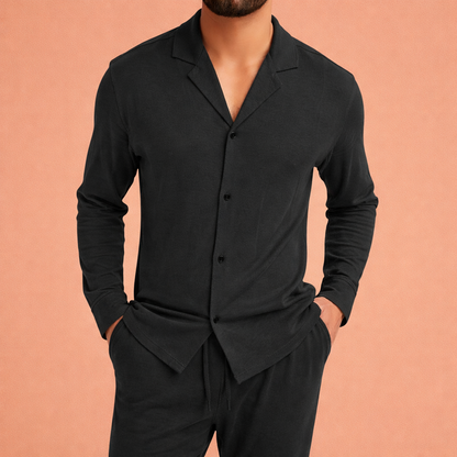 Heren linnen zomerset in zwart met minimalistisch design, zacht en comfortabel voor casual en stijlvolle outfits.