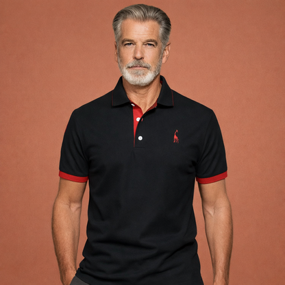 Heren polo in zwart met minimalistisch design, zacht en comfortabel voor casual en stijlvolle outfits.