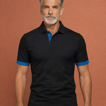 Heren polo in zwart met minimalistisch design, zacht en comfortabel voor casual en stijlvolle outfits.