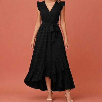 Dames maxi jurk in zwart met minimalistisch design, zacht en comfortabel voor casual en stijlvolle outfits.