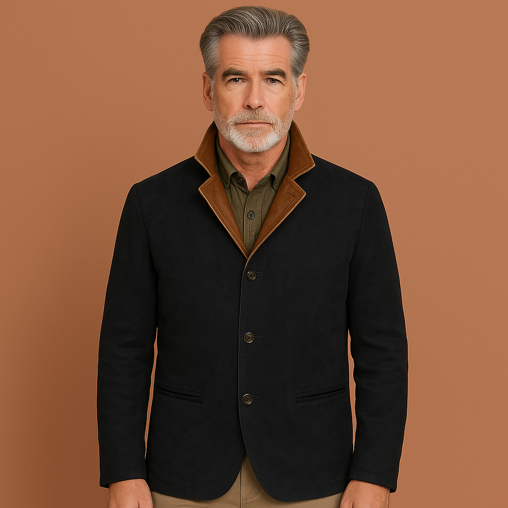 Zwarte stijlvolle heren blazer met zachte voering en klassieke knoopsluiting, perfect voor formele en casual gelegenheden.