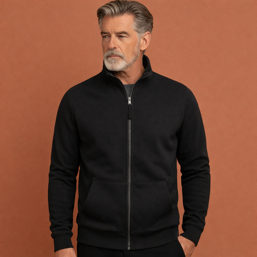 Zwarte warme heren trui met zakken en comfortabele pasvorm, geschikt voor dagelijks gebruik tijdens koude dagen.