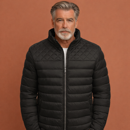 Zwarte winter bomberjas voor heren met comfortabele pasvorm, ideaal voor dagelijks gebruik tijdens koude dagen.